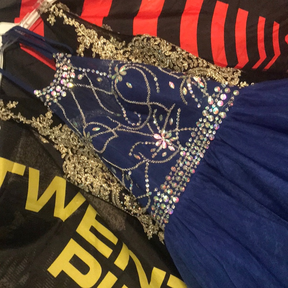 Homecoming/ prom dress short blue